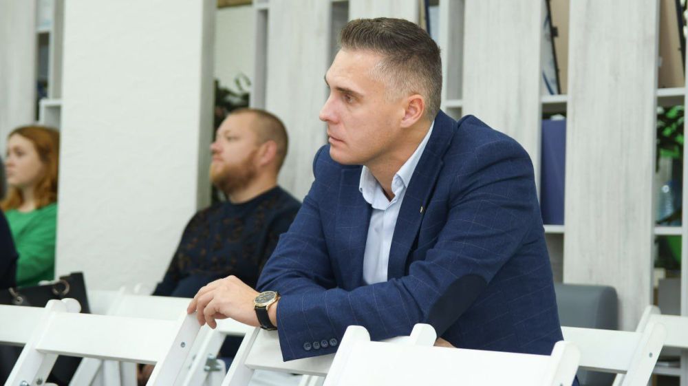 Алексей Зинченко: В Ресурсном центре поддержки добровольчества открыли семинар-совещание для работников сферы молодежной политики «Я с молодежью работаю»! Алексей Зинченко: В Ресурсном центре поддержки добровольчества открыли семинар-совещание для работников сферы молодежной политики «Я с молодежью работаю»!