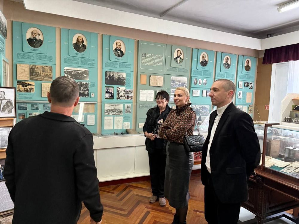 Представители власти и общественные деятели посетили гимназию №1 имени И.В Представители власти и общественные деятели посетили гимназию №1 имени И.В