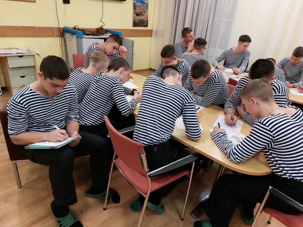 Воспитанники Севастопольского филиала НВМУ поддерживают участников СВО Воспитанники Севастопольского филиала НВМУ поддерживают участников СВО