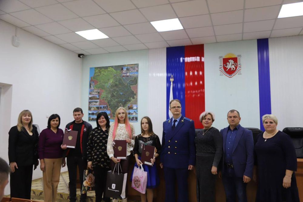В Бахчисарайском районе прокуратура защитила жилищные права детей-сирот В Бахчисарайском районе прокуратура защитила жилищные права детей-сирот