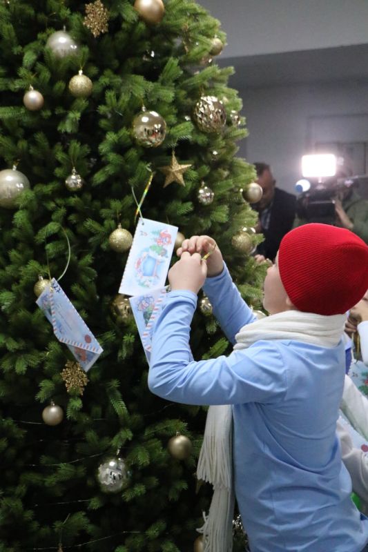 Ольга Урайкина: Далее состоялось ежегодное открытие «Ёлки желаний» Ольга Урайкина: Далее состоялось ежегодное открытие «Ёлки желаний»