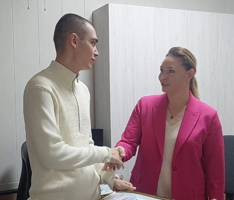Алена Плакида вручила награды от ОП РК предпринимателям-инвалидам Алена Плакида вручила награды от ОП РК предпринимателям-инвалидам
