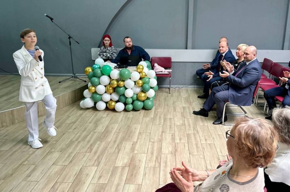 Владимир Немцев: В этом году Севастопольскому торгово-экономическому техникуму исполнилось 60 лет Владимир Немцев: В этом году Севастопольскому торгово-экономическому техникуму исполнилось 60 лет