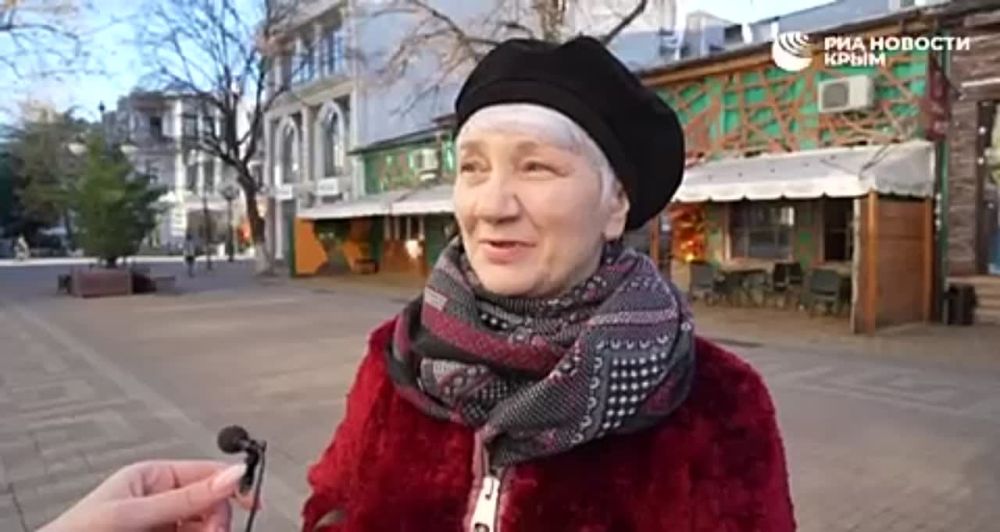 Новый год к нам мчится