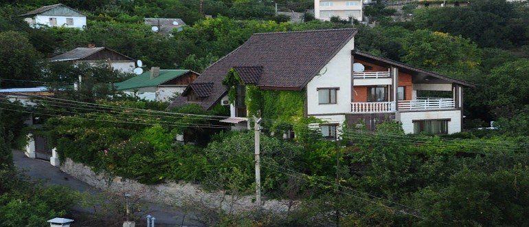 Соседка Софии Ротару по даче в Крыму отсудила у певицы 28 квадратных метров земли Соседка Софии Ротару по даче в Крыму отсудила у певицы 28 квадратных метров земли