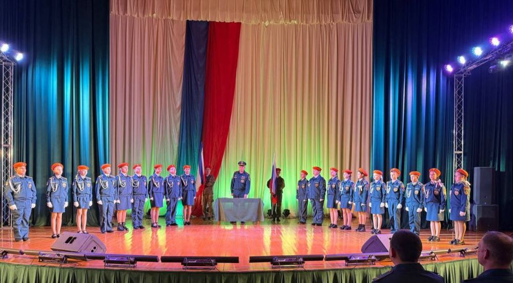 К новым вершинам. Пожарно-спасательное кадетское братство вновь пополнилось. В Масловской школе Джанкойского района прошла церемония посвящения пятиклассников К новым вершинам. Пожарно-спасательное кадетское братство вновь пополнилось. В Масловской школе Джанкойского района прошла церемония посвящения пятиклассников