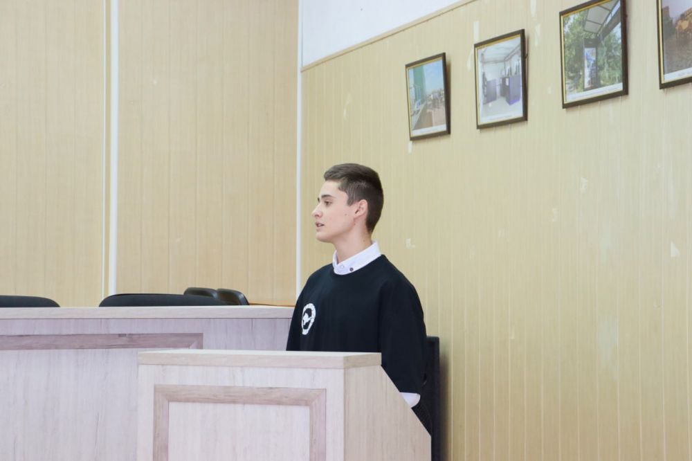 В администрации Симферопольского района состоялась встреча лидеров ученического самоуправления, в которой приняли участие заместитель главы администрации Юрченко И., начальник управления образования Дмитрова С. и президенты... В администрации Симферопольского района состоялась встреча лидеров ученического самоуправления, в которой приняли участие заместитель главы администрации Юрченко И., начальник управления образования Дмитрова С. и президенты...