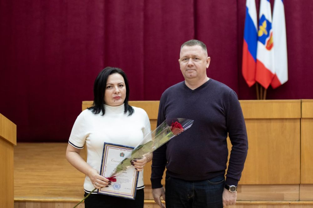 В крымской столице состоялась торжественная церемония вручения наград, посвящённая 10-летию Администрации города Симферополя В крымской столице состоялась торжественная церемония вручения наград, посвящённая 10-летию Администрации города Симферополя