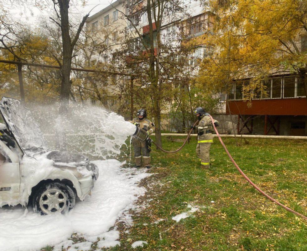 На одной из улиц феодосийского посёлка Приморского сгорел внедорожник Chevrolet Niva На одной из улиц феодосийского посёлка Приморского сгорел внедорожник Chevrolet Niva
