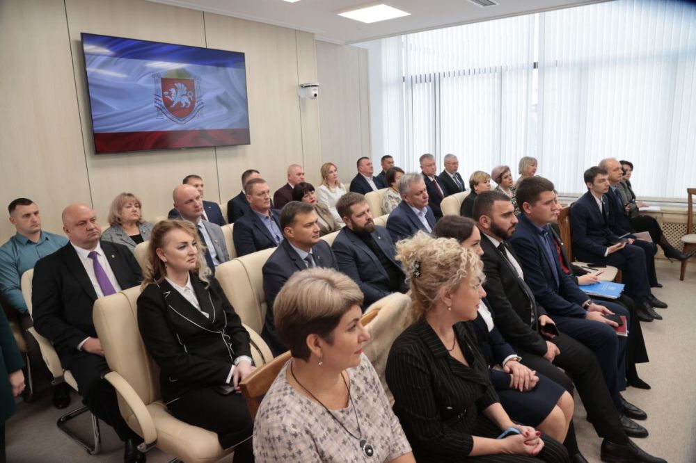 Константин Шимановский: В Государственном Совете Республики Крым состоялось рабочее совещание с участием руководителей органов местного самоуправления Константин Шимановский: В Государственном Совете Республики Крым состоялось рабочее совещание с участием руководителей органов местного самоуправления