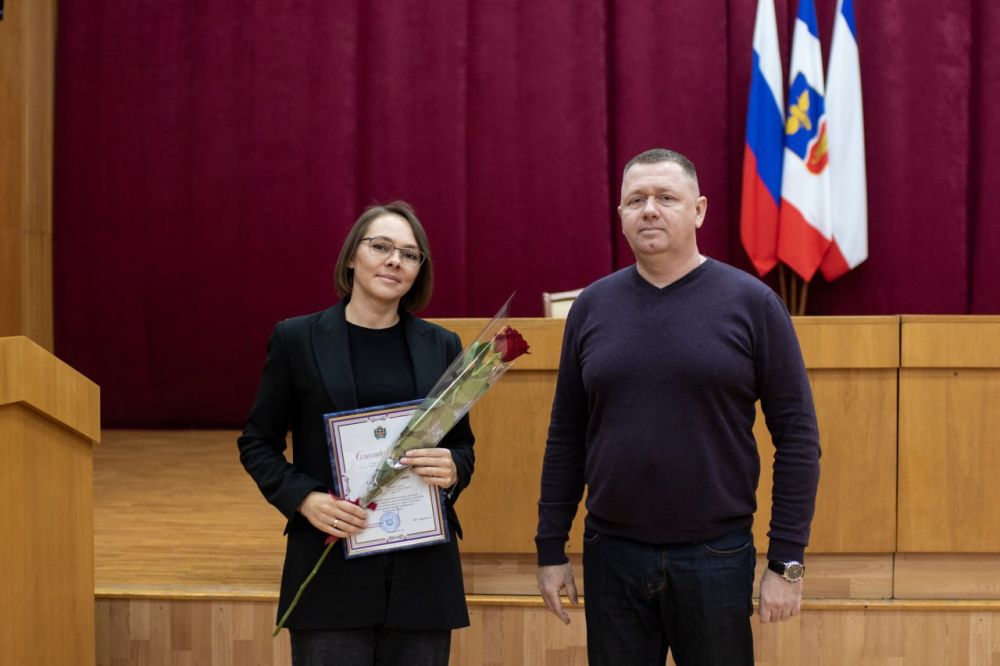 В крымской столице состоялась торжественная церемония вручения наград, посвящённая 10-летию Администрации города Симферополя В крымской столице состоялась торжественная церемония вручения наград, посвящённая 10-летию Администрации города Симферополя