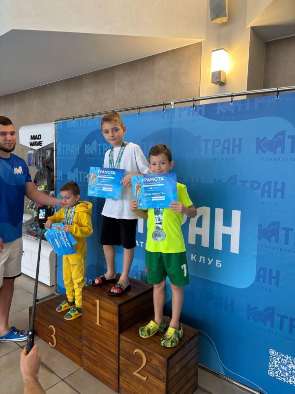 30 ноября в Феодосии спортсмены состязались на дистанциях 25 м, 50 м, 100 м и 200 м вольным стилем 30 ноября в Феодосии спортсмены состязались на дистанциях 25 м, 50 м, 100 м и 200 м вольным стилем