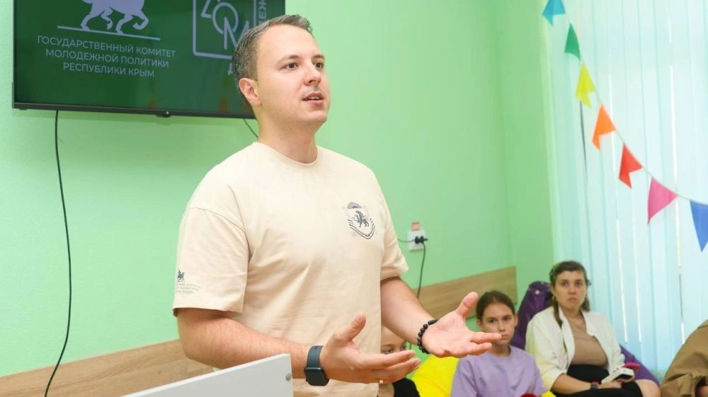 ЯРКИЕ СОБЫТИЯ ЗА 5 ЛЕТ. Открыто 15 муниципальных молодежных центров! Первый появился в с. Фрунзе по инициативе молодых крымчан на первом форуме сельской молодежи «Серп и молодость» ЯРКИЕ СОБЫТИЯ ЗА 5 ЛЕТ. Открыто 15 муниципальных молодежных центров! Первый появился в с. Фрунзе по инициативе молодых крымчан на первом форуме сельской молодежи «Серп и молодость»