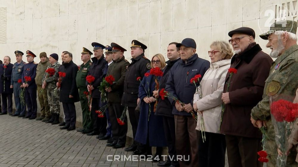 Минутой молчания почтили подвиг Неизвестного Солдата на Южнобережье Минутой молчания почтили подвиг Неизвестного Солдата на Южнобережье
