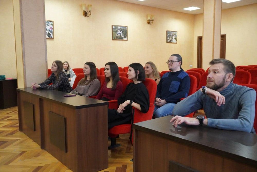 #с_праздником. Добровольцев Керчи чествовали в администрации города. Торжественная встреча состоялась в канун Дня добровольца #с_праздником. Добровольцев Керчи чествовали в администрации города. Торжественная встреча состоялась в канун Дня добровольца