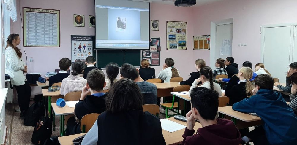 Ежегодно 1 декабря проводится Всемирный день борьбы со СПИДом Ежегодно 1 декабря проводится Всемирный день борьбы со СПИДом