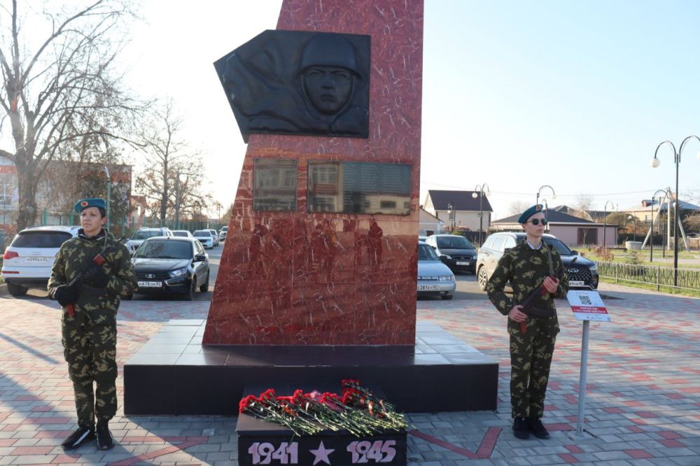 "Имя твое неизвестно, подвиг твой бессмертен" "Имя твое неизвестно, подвиг твой бессмертен"