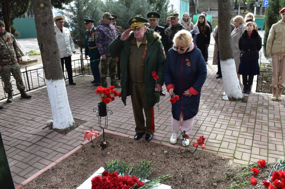 «Имя твое неизвестно, подвиг твой бессмертен»! «Имя твое неизвестно, подвиг твой бессмертен»!