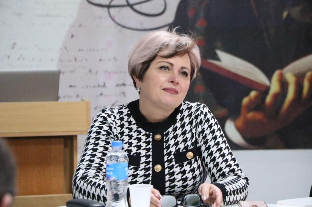 Ольга Урайкина: Вместе с главой администрации Бахчисарайского района Анжеликой Ястребовой, заместителем главы администрации - начальником отдела культуры и межнациональных отношений администрации Бахчисарайского района... Ольга Урайкина: Вместе с главой администрации Бахчисарайского района Анжеликой Ястребовой, заместителем главы администрации - начальником отдела культуры и межнациональных отношений администрации Бахчисарайского района...