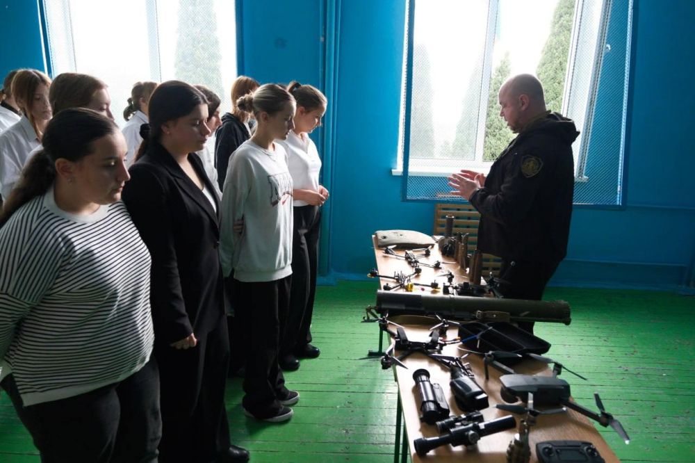 Ветераны СВО проводят «уроки мужества» для школьников и студентов Ялты Ветераны СВО проводят «уроки мужества» для школьников и студентов Ялты