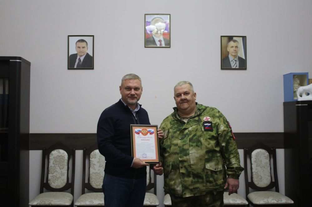 Игорь Ткаченко: Сегодня получил Благодарственное письмо от фонда «Жди меня», подписанное гендиректором фонда Андреем Калениковичем Рахильчук и командиром легендарного танка «Алеша», Героем России, Героем ДНР и Героем... Игорь Ткаченко: Сегодня получил Благодарственное письмо от фонда «Жди меня», подписанное гендиректором фонда Андреем Калениковичем Рахильчук и командиром легендарного танка «Алеша», Героем России, Героем ДНР и Героем...