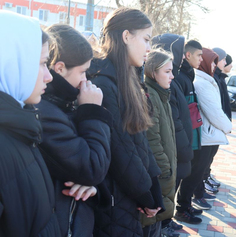 "Имя твое неизвестно, подвиг твой бессмертен" "Имя твое неизвестно, подвиг твой бессмертен"