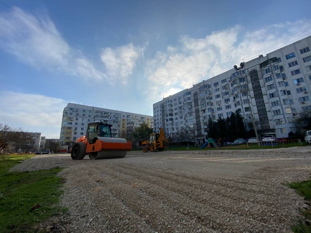 #жкх. Еще в одном из керченских дворов появилась экопарковка #жкх. Еще в одном из керченских дворов появилась экопарковка