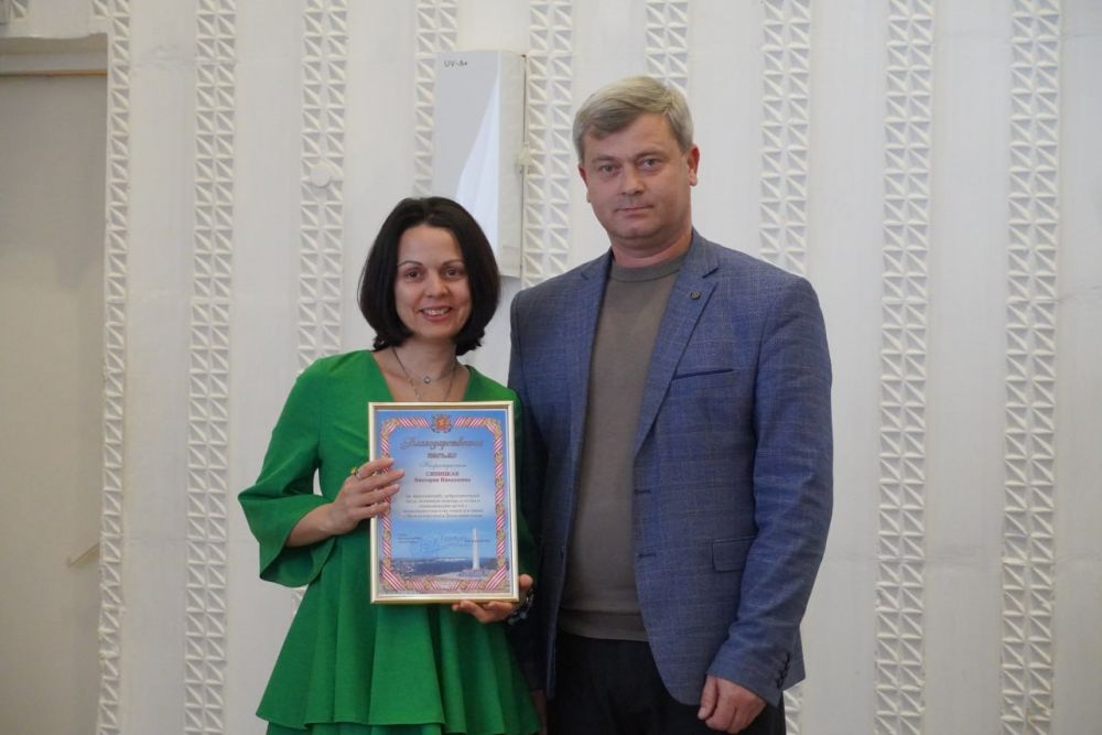 #городские_новости. Международный день инвалидов в Керчи отметили торжественным собранием и праздничным концертом. В мероприятии приняли участие глава муниципального образования Денис КОЛЕСНИК и заместитель главы... #городские_новости. Международный день инвалидов в Керчи отметили торжественным собранием и праздничным концертом. В мероприятии приняли участие глава муниципального образования Денис КОЛЕСНИК и заместитель главы...