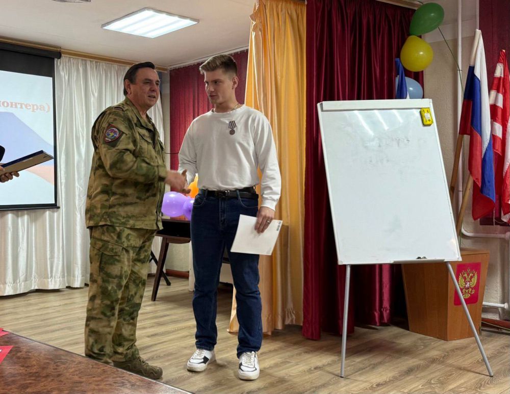 Студент Керченского медколледжа им. Г. К. Петровой награжден медалью «Тыл – фронту» Студент Керченского медколледжа им. Г. К. Петровой награжден медалью «Тыл – фронту»
