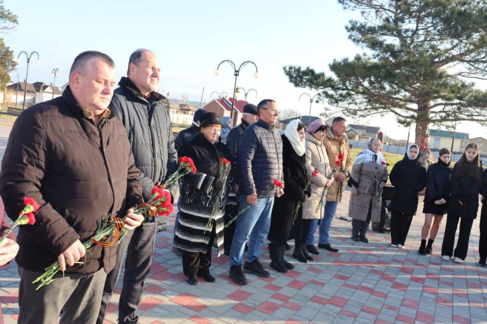 "Имя твое неизвестно, подвиг твой бессмертен" "Имя твое неизвестно, подвиг твой бессмертен"