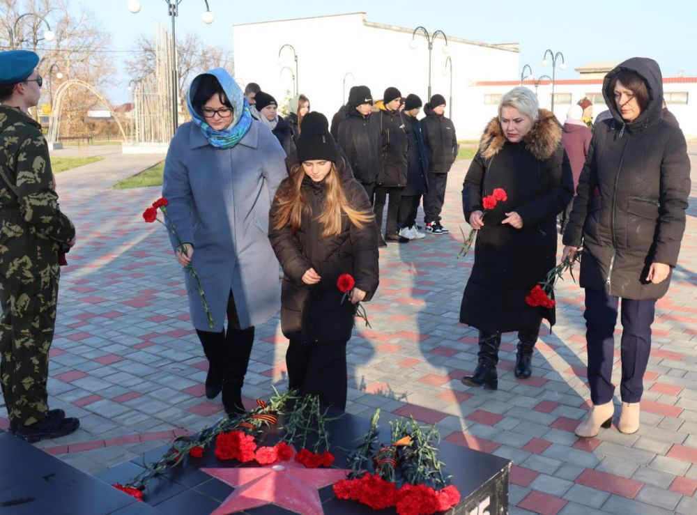 "Имя твое неизвестно, подвиг твой бессмертен" "Имя твое неизвестно, подвиг твой бессмертен"