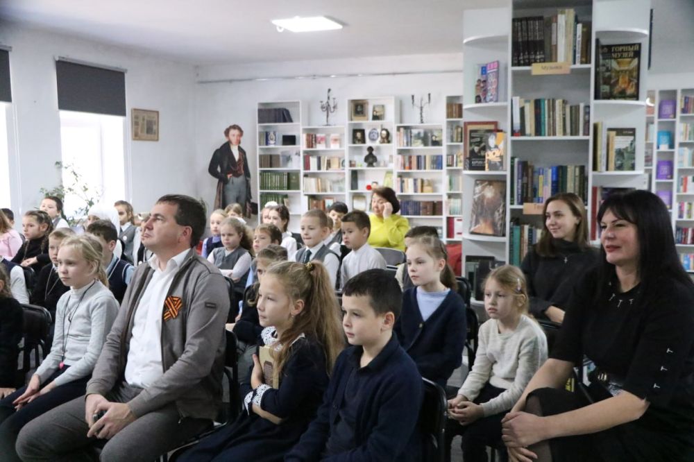 Ольга Урайкина: Вместе с главой администрации Бахчисарайского района Анжеликой Ястребовой, заместителем главы администрации - начальником отдела культуры и межнациональных отношений администрации Бахчисарайского района... Ольга Урайкина: Вместе с главой администрации Бахчисарайского района Анжеликой Ястребовой, заместителем главы администрации - начальником отдела культуры и межнациональных отношений администрации Бахчисарайского района...