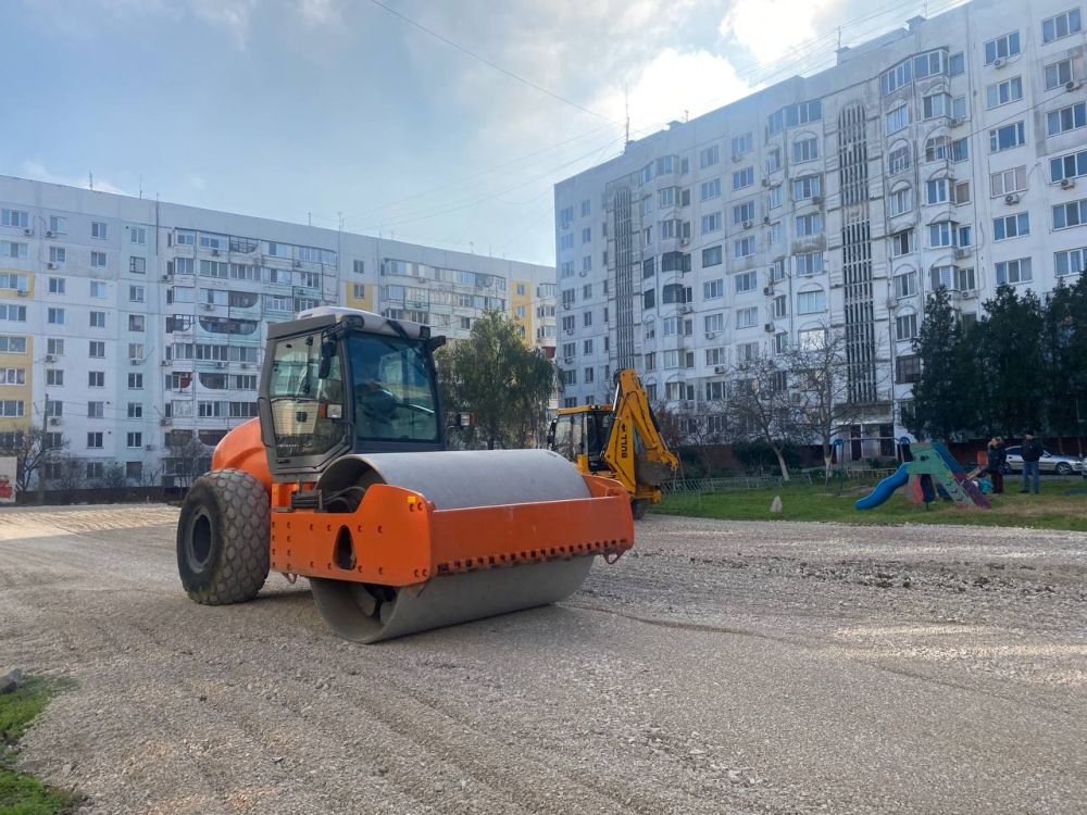 #жкх. Еще в одном из керченских дворов появилась экопарковка #жкх. Еще в одном из керченских дворов появилась экопарковка