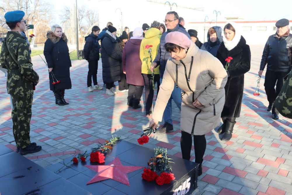 "Имя твое неизвестно, подвиг твой бессмертен" "Имя твое неизвестно, подвиг твой бессмертен"