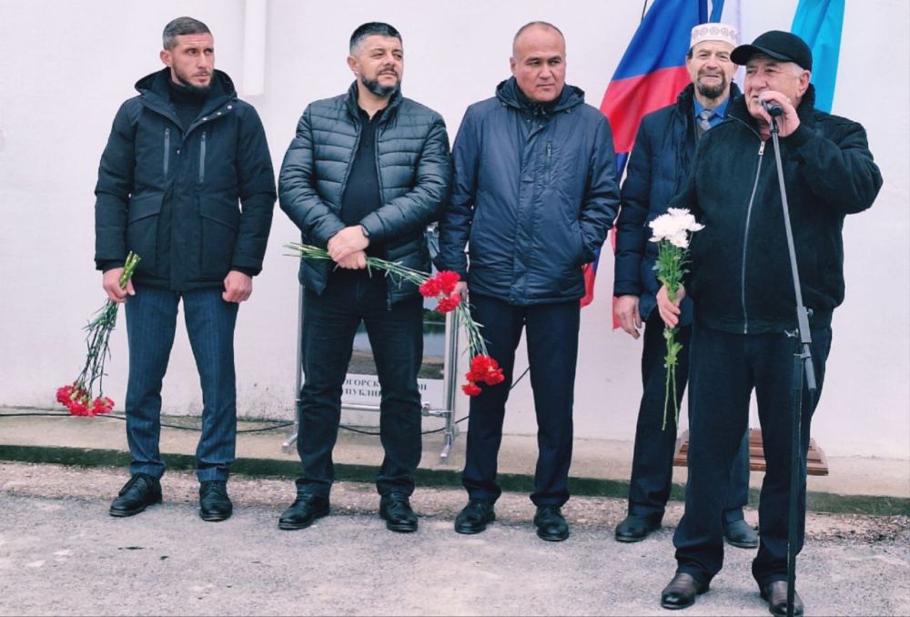 Валентина Варава: По адресу ул. Симферопольская, 1 города Белогорск состоялось торжественное событие - на фасаде дома размещена мемориальная доска в память о командире батареи, участнике обороны Ленинграда, мастере спорта... Валентина Варава: По адресу ул. Симферопольская, 1 города Белогорск состоялось торжественное событие - на фасаде дома размещена мемориальная доска в память о командире батареи, участнике обороны Ленинграда, мастере спорта...