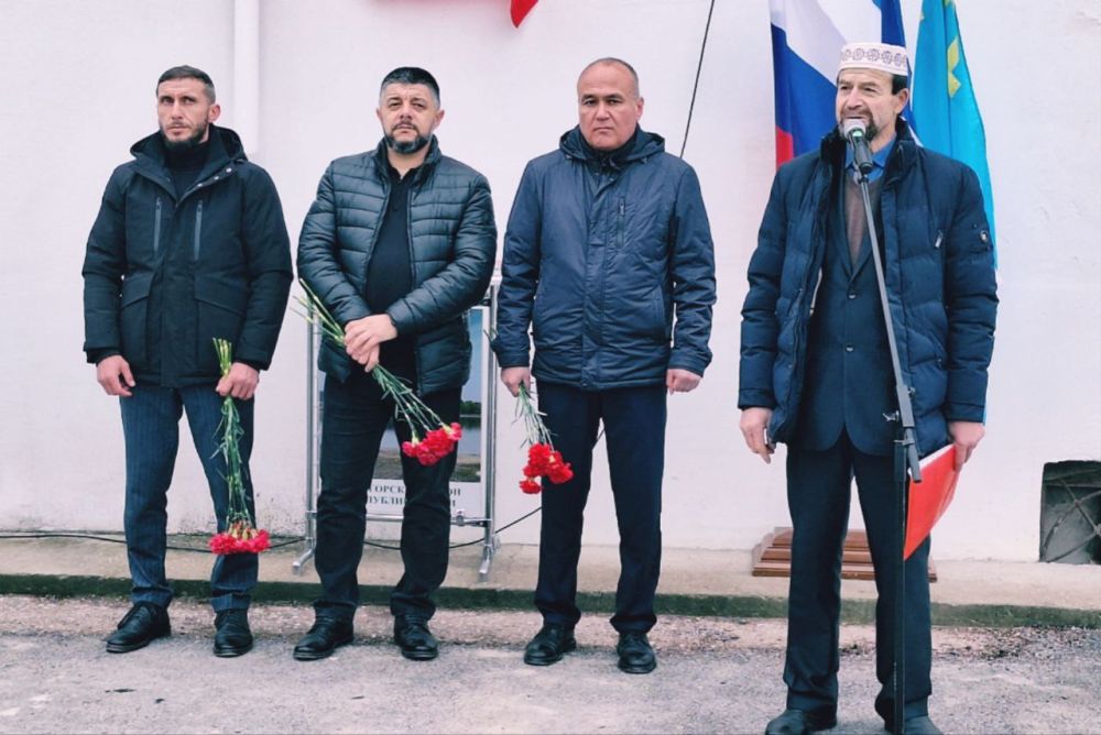 Валентина Варава: По адресу ул. Симферопольская, 1 города Белогорск состоялось торжественное событие - на фасаде дома размещена мемориальная доска в память о командире батареи, участнике обороны Ленинграда, мастере спорта... Валентина Варава: По адресу ул. Симферопольская, 1 города Белогорск состоялось торжественное событие - на фасаде дома размещена мемориальная доска в память о командире батареи, участнике обороны Ленинграда, мастере спорта...