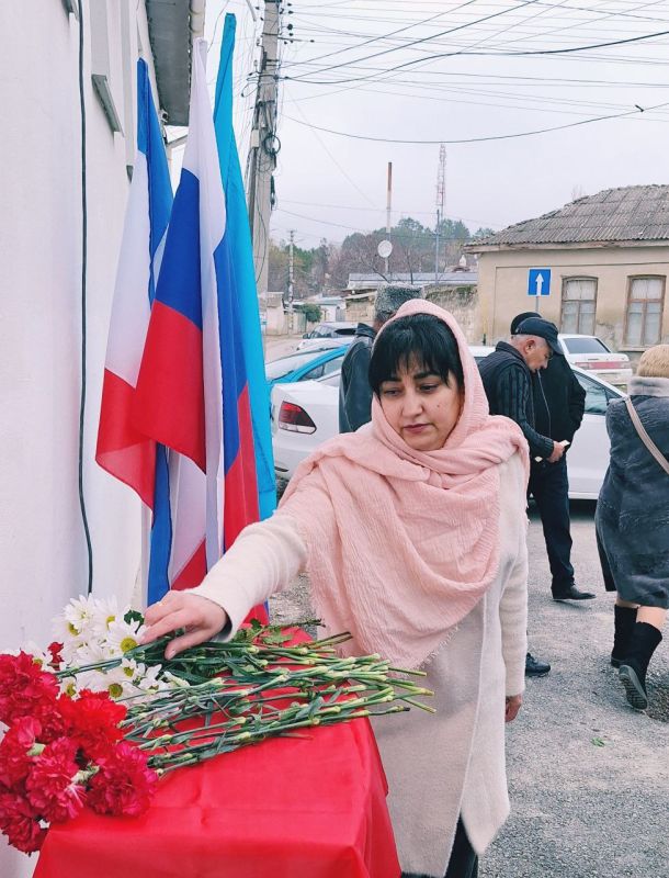 Валентина Варава: По адресу ул. Симферопольская, 1 города Белогорск состоялось торжественное событие - на фасаде дома размещена мемориальная доска в память о командире батареи, участнике обороны Ленинграда, мастере спорта... Валентина Варава: По адресу ул. Симферопольская, 1 города Белогорск состоялось торжественное событие - на фасаде дома размещена мемориальная доска в память о командире батареи, участнике обороны Ленинграда, мастере спорта...