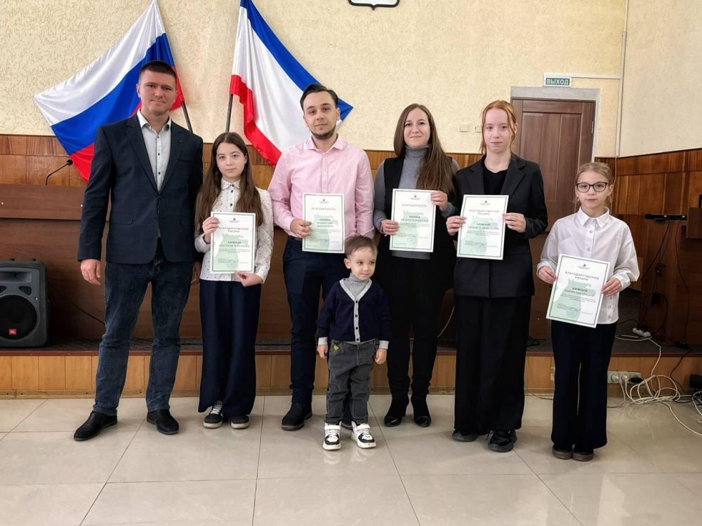 Делать добро просто. Сегодня в зале администрации Черноморского района прошло торжественное мероприятие, посвященное Дню добровольца (волонтера) Делать добро просто. Сегодня в зале администрации Черноморского района прошло торжественное мероприятие, посвященное Дню добровольца (волонтера)