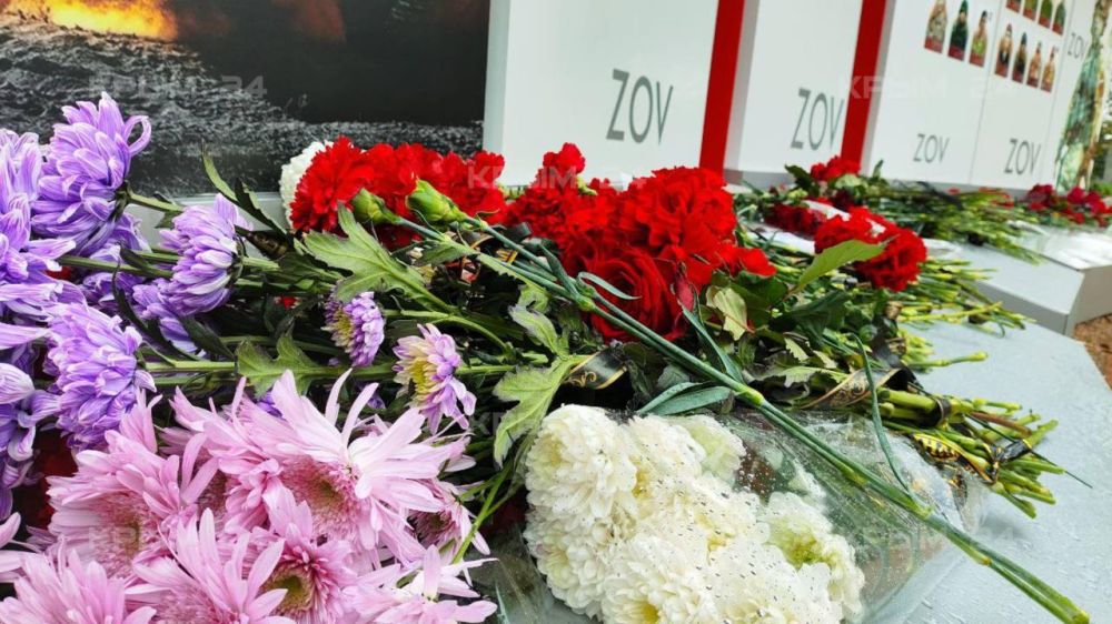 В Керчи композицию «Герои СВО» дополнили портретами бойцов В Керчи композицию «Герои СВО» дополнили портретами бойцов