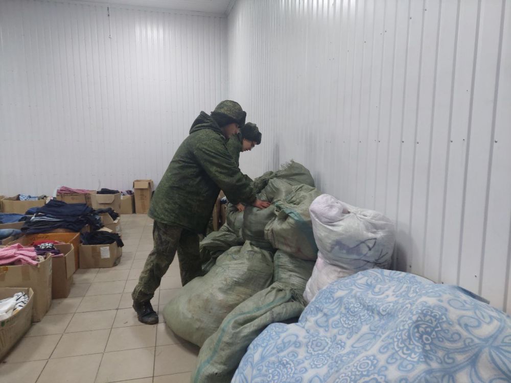Крымские волонтёры собрали сезонные вещи для беженцев Крымские волонтёры собрали сезонные вещи для беженцев
