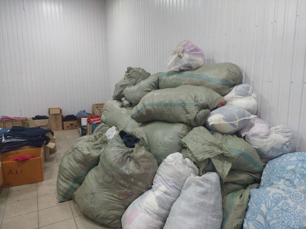Крымские волонтёры собрали сезонные вещи для беженцев Крымские волонтёры собрали сезонные вещи для беженцев