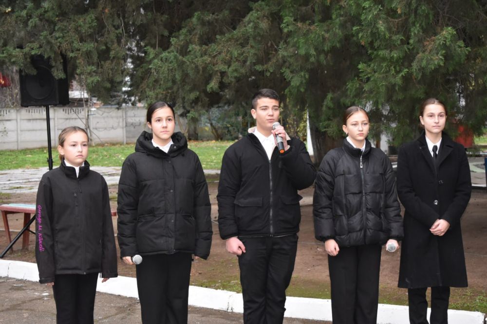 Галина Огнёва: В нашем городе стало доброй традицией в память об учащихся Алуштинских школ высаживать деревья в рамках акции «Дерево Героя» Галина Огнёва: В нашем городе стало доброй традицией в память об учащихся Алуштинских школ высаживать деревья в рамках акции «Дерево Героя»