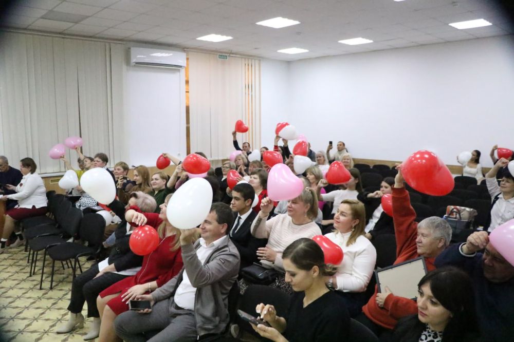 Ольга Урайкина: Сегодня состоялось торжественное награждение волонтеров, приуроченное ко дню добровольца Ольга Урайкина: Сегодня состоялось торжественное награждение волонтеров, приуроченное ко дню добровольца