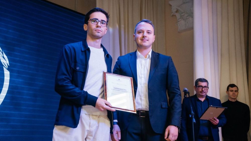 Алексей Зинченко: День выдался насыщенным, но успел заехать в Крымский филиал Российского государственного университета правосудия Алексей Зинченко: День выдался насыщенным, но успел заехать в Крымский филиал Российского государственного университета правосудия