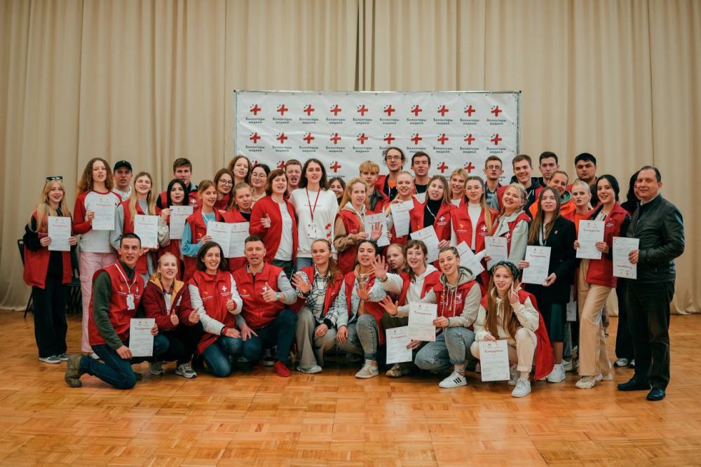 Дорогие друзья, волонтёры! Поздравляю всех с Днём добровольца! Дорогие друзья, волонтёры! Поздравляю всех с Днём добровольца!