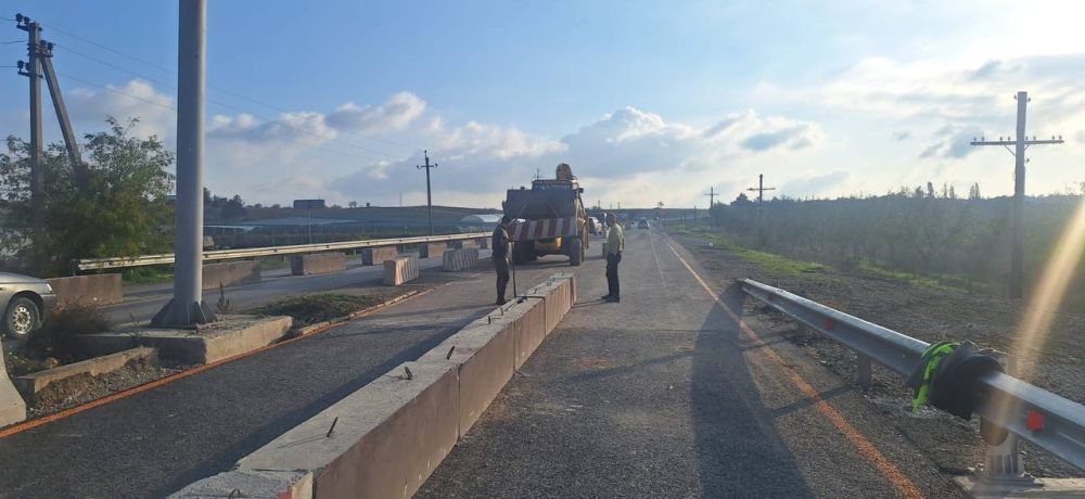 В рамках национального проекта «Безопасные качественные дороги» в Крыму завершается участок дороги от СакиМитяево до автодороги Симферополь - Красноперекопск - граница с Херсонской областью протяженностью более 20 км В рамках национального проекта «Безопасные качественные дороги» в Крыму завершается участок дороги от СакиМитяево до автодороги Симферополь - Красноперекопск - граница с Херсонской областью протяженностью более 20 км