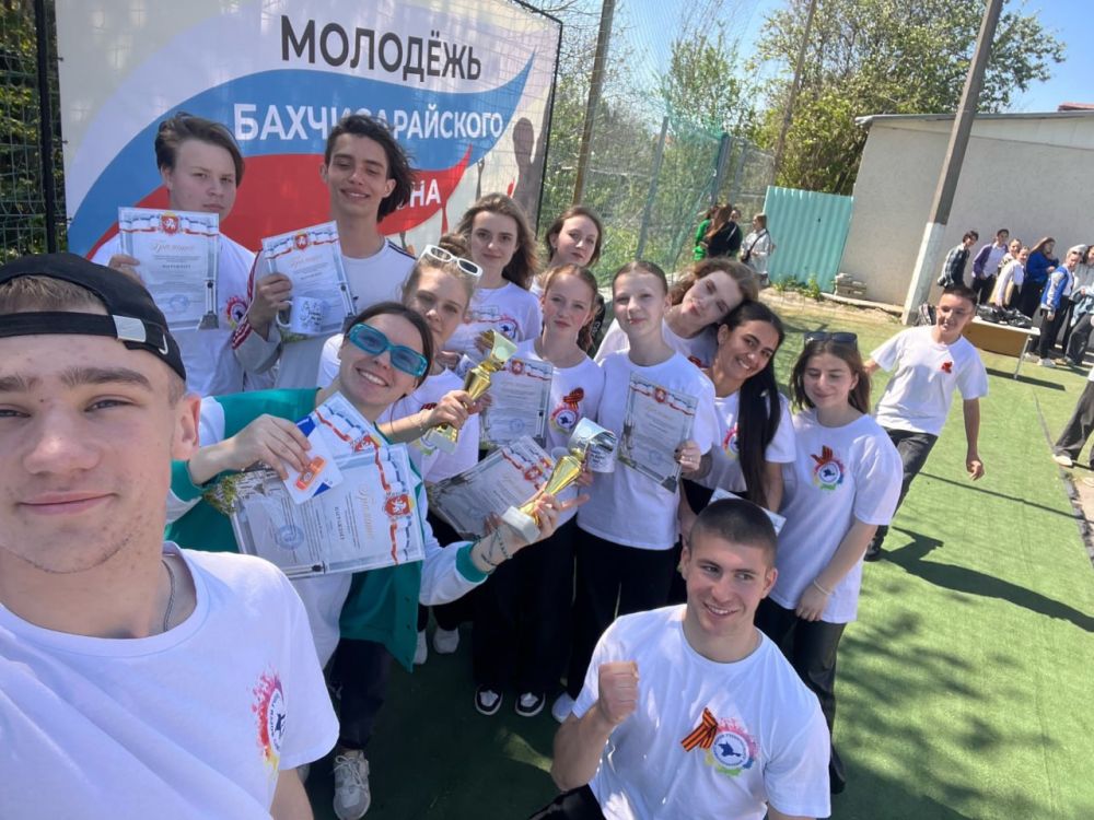 Анжелика Ястребова: Дорогие жители Бахчисарайского района! Сегодня мы отмечаем добрый праздник — День добровольца (волонтера)! Анжелика Ястребова: Дорогие жители Бахчисарайского района! Сегодня мы отмечаем добрый праздник — День добровольца (волонтера)!