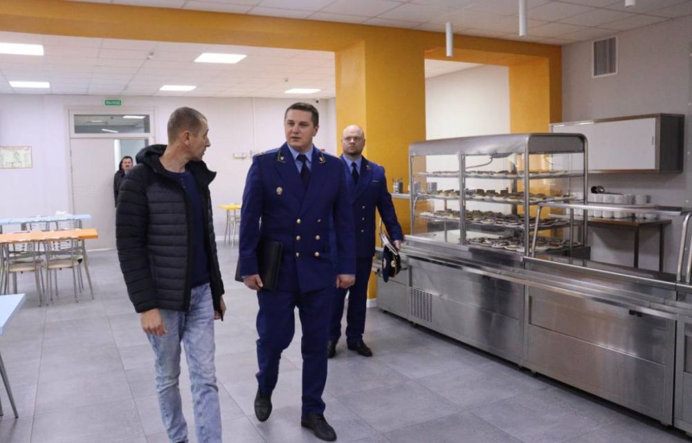 Заместитель прокурора Крыма Леонид Селивёрстов принял участие в открытии тематической смены во Всероссийском детском центре «Алые паруса» Заместитель прокурора Крыма Леонид Селивёрстов принял участие в открытии тематической смены во Всероссийском детском центре «Алые паруса»