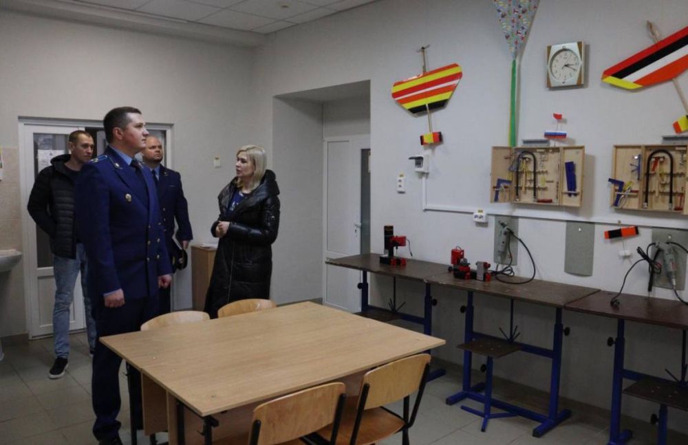 Заместитель прокурора Крыма Леонид Селивёрстов принял участие в открытии тематической смены во Всероссийском детском центре «Алые паруса» Заместитель прокурора Крыма Леонид Селивёрстов принял участие в открытии тематической смены во Всероссийском детском центре «Алые паруса»