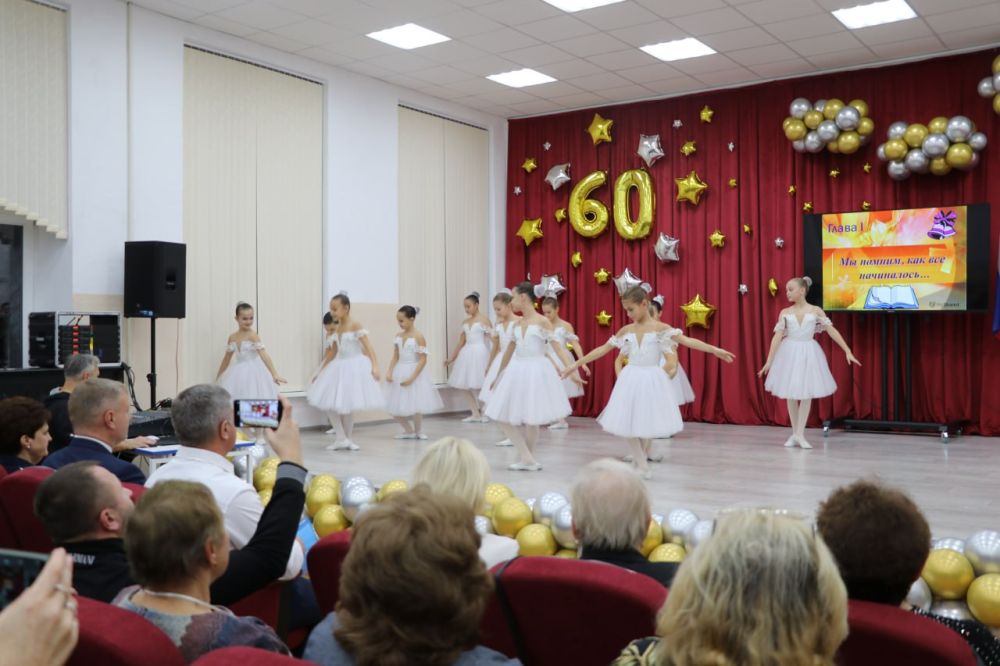Игорь Ткаченко: Сердечно поздравляю родную школу № 10 с 60-летним юбилеем! Игорь Ткаченко: Сердечно поздравляю родную школу № 10 с 60-летним юбилеем!